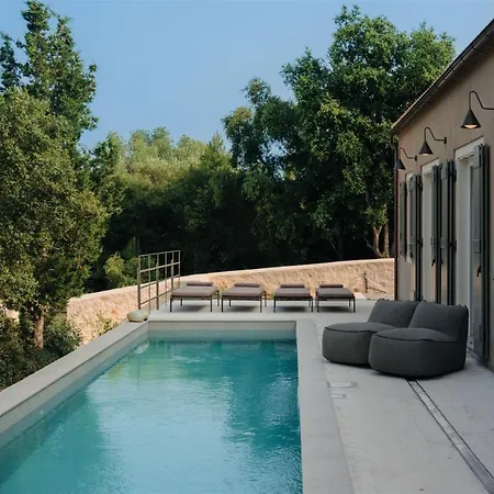 F Topia Villa *